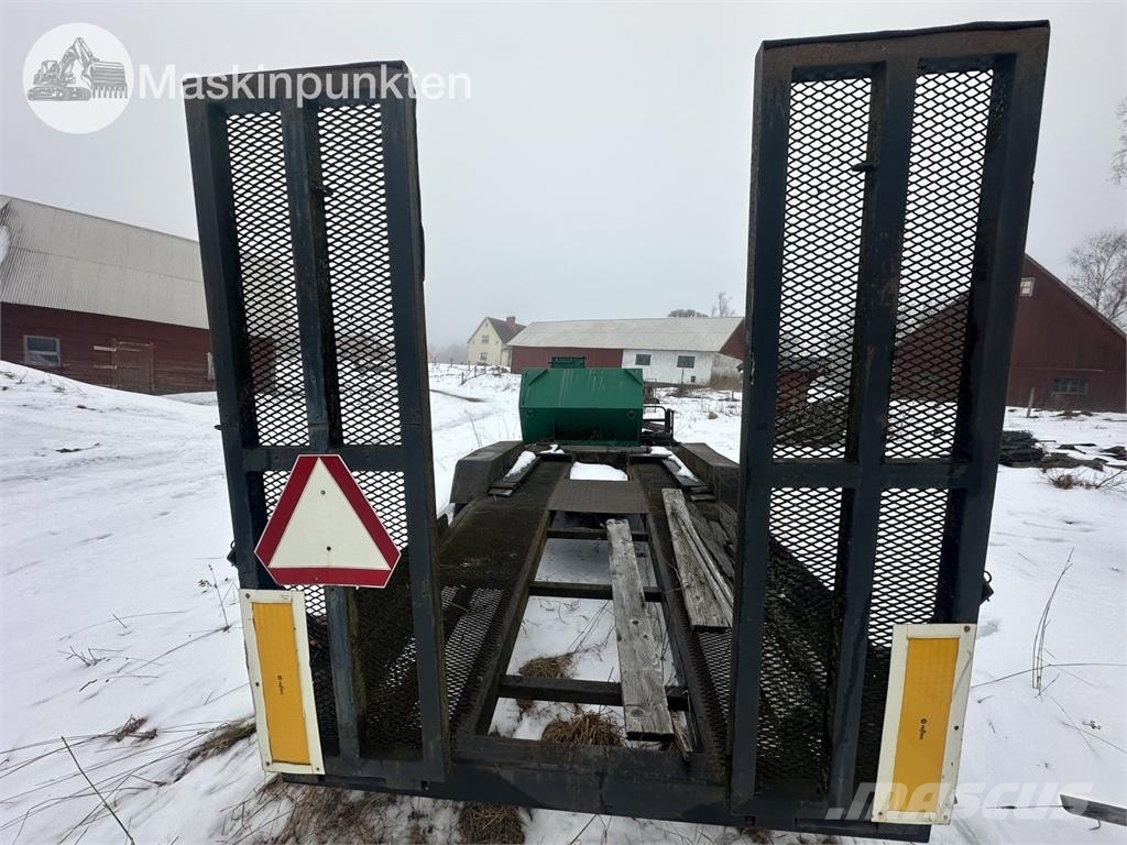  Tankvagn Med ramper Tankanhänger