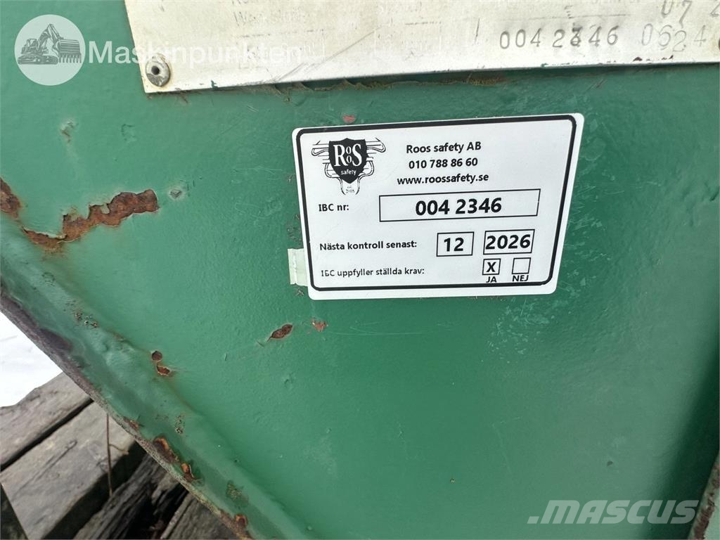  Tankvagn Med ramper Tankanhänger
