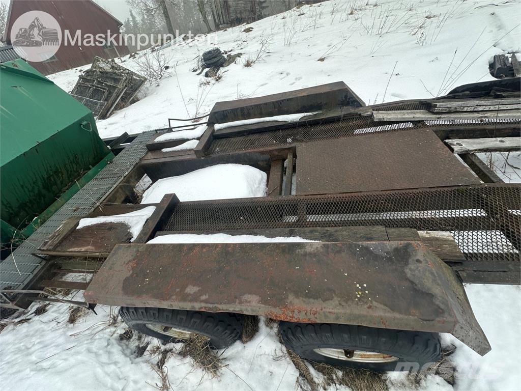  Tankvagn Med ramper Tankanhänger