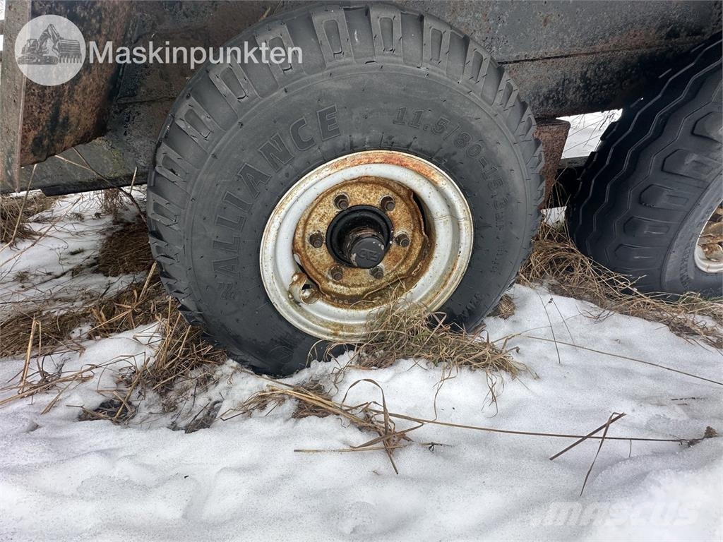  Tankvagn Med ramper Tankanhänger