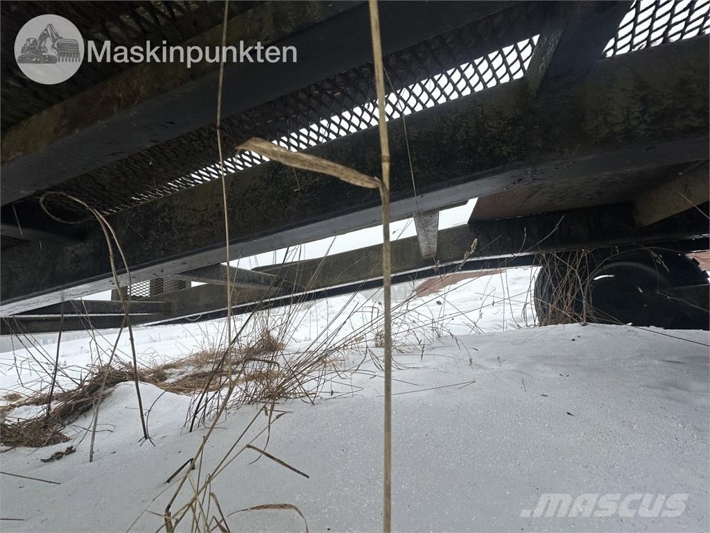  Tankvagn Med ramper Tankanhänger