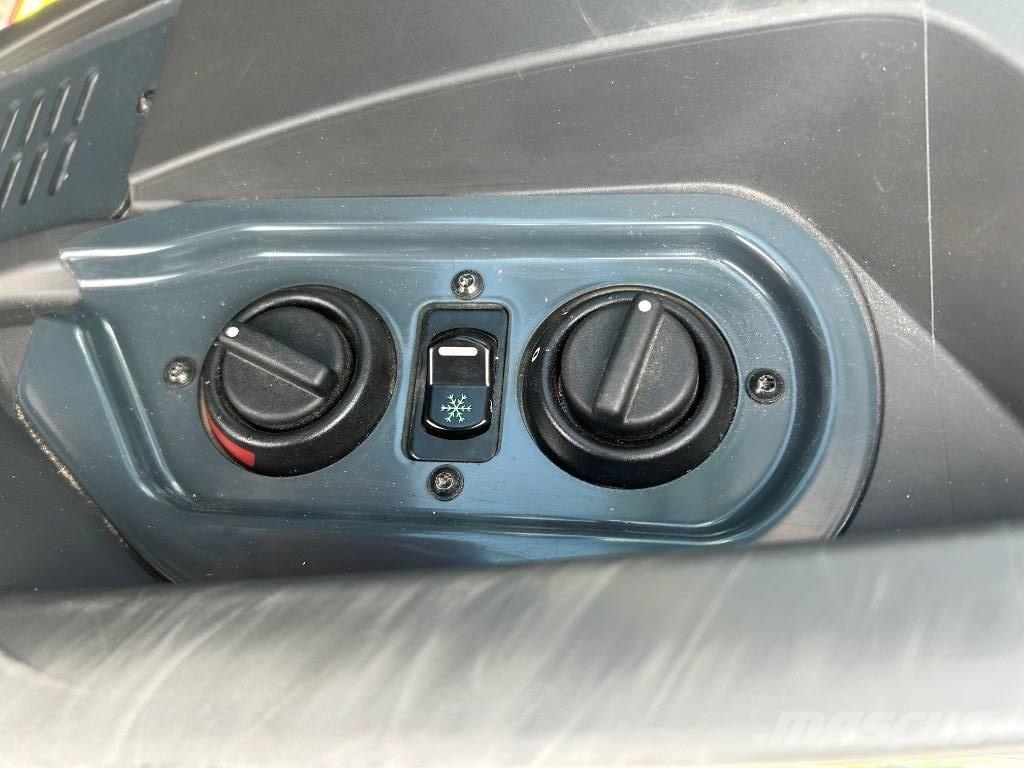 Avant 650 i 滑移装载机