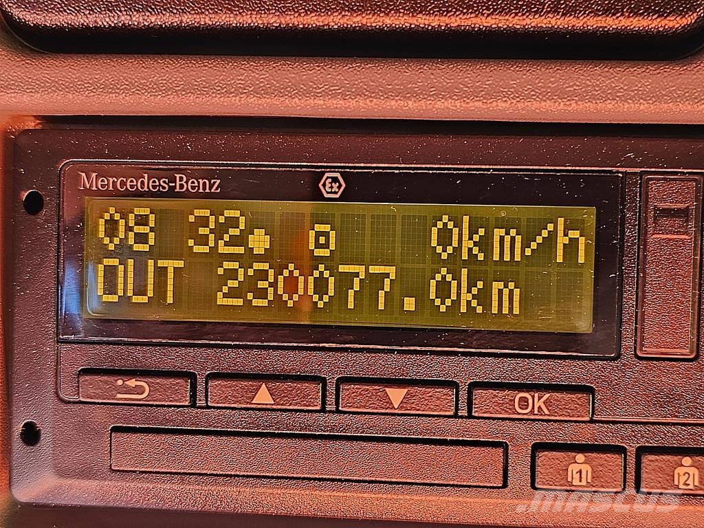 Mercedes-Benz ATEGO 818 AIRCO TAILLIFT Schuifzeilopbouw