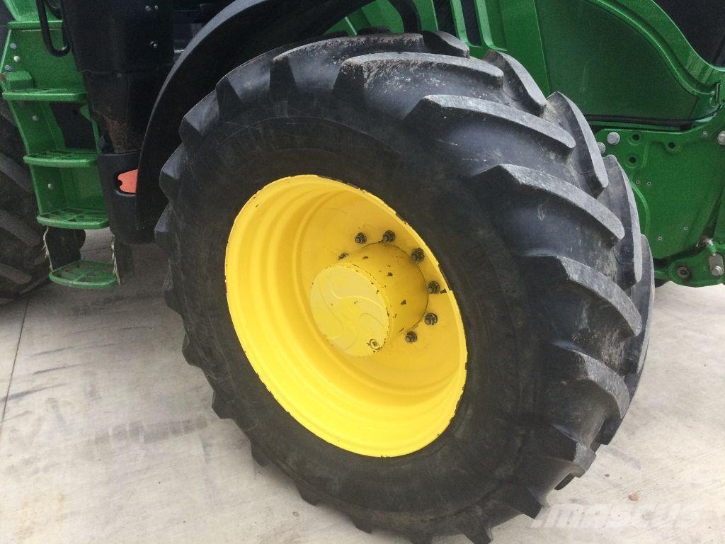 John Deere 6175R Traktori