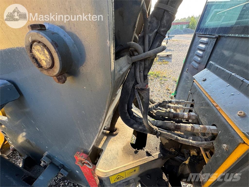 Gehl AL300 Mini Pale Gommate