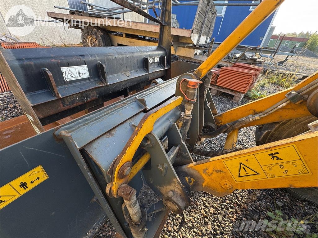 Gehl AL300 Mini Pale Gommate