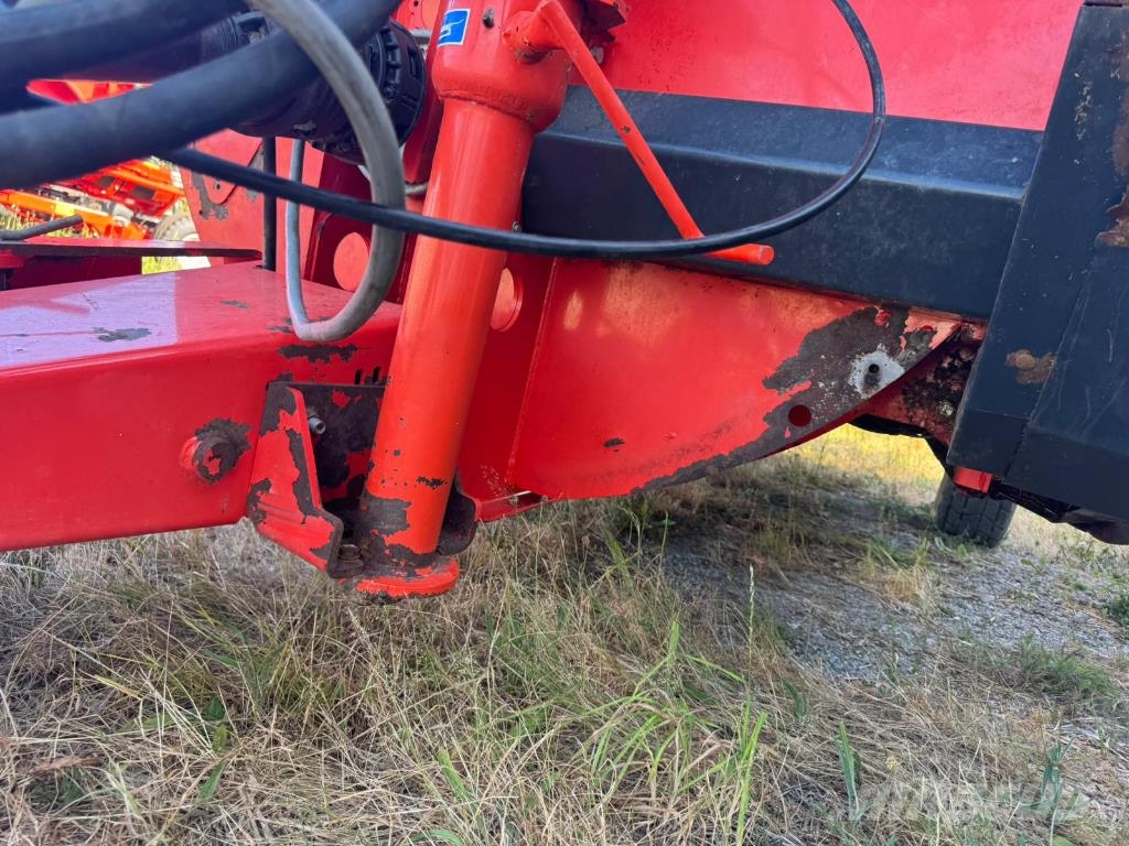 Kuhn Primor5570 Trinciatrici, tagliatrici e srotolatrici per balle