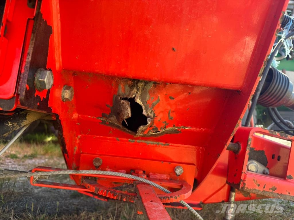 Kuhn Primor5570 Rozdrabniacze, krajarki i odwijarki słomy