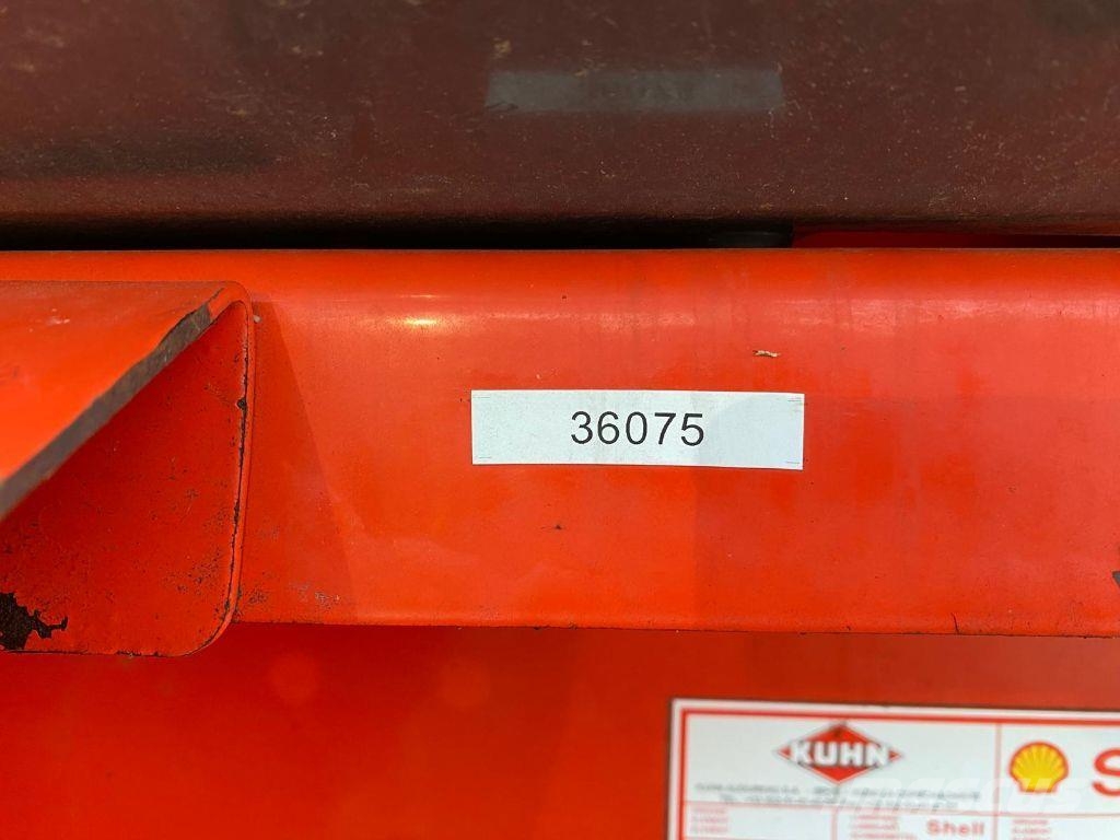 Kuhn Primor5570 Trinciatrici, tagliatrici e srotolatrici per balle