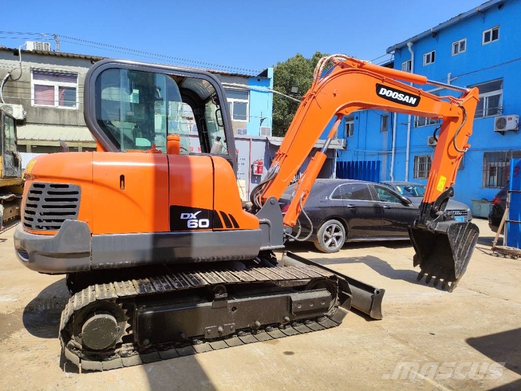 Doosan DX 60 Εκσκαφείς με ερπύστριες