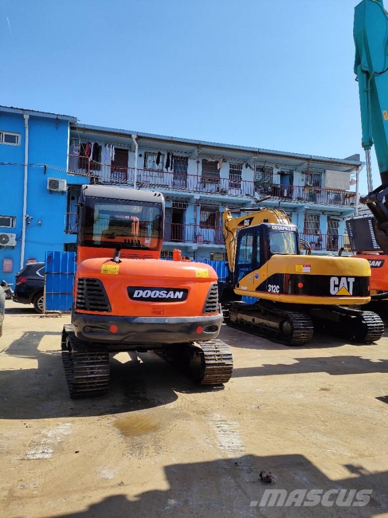 Doosan DX 60 Εκσκαφείς με ερπύστριες