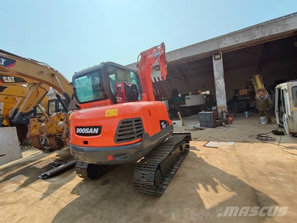 Doosan DX 60 Εκσκαφείς με ερπύστριες