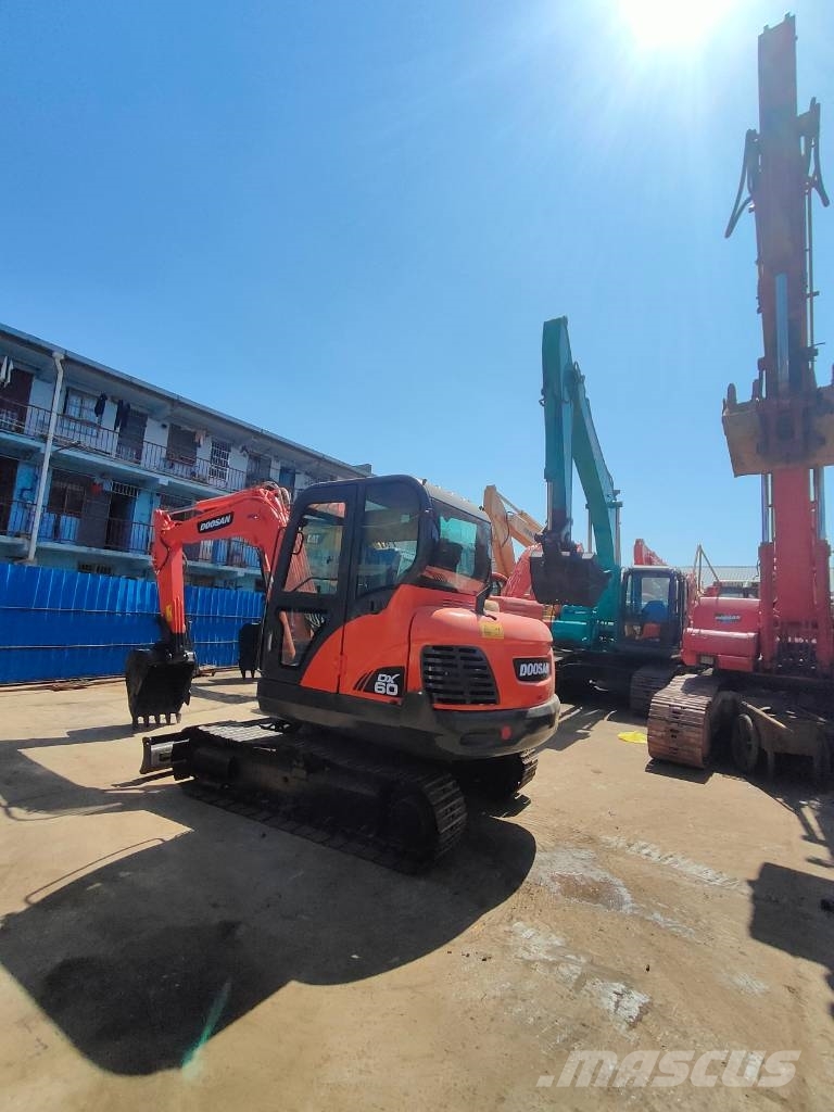Doosan DX 60 Εκσκαφείς με ερπύστριες