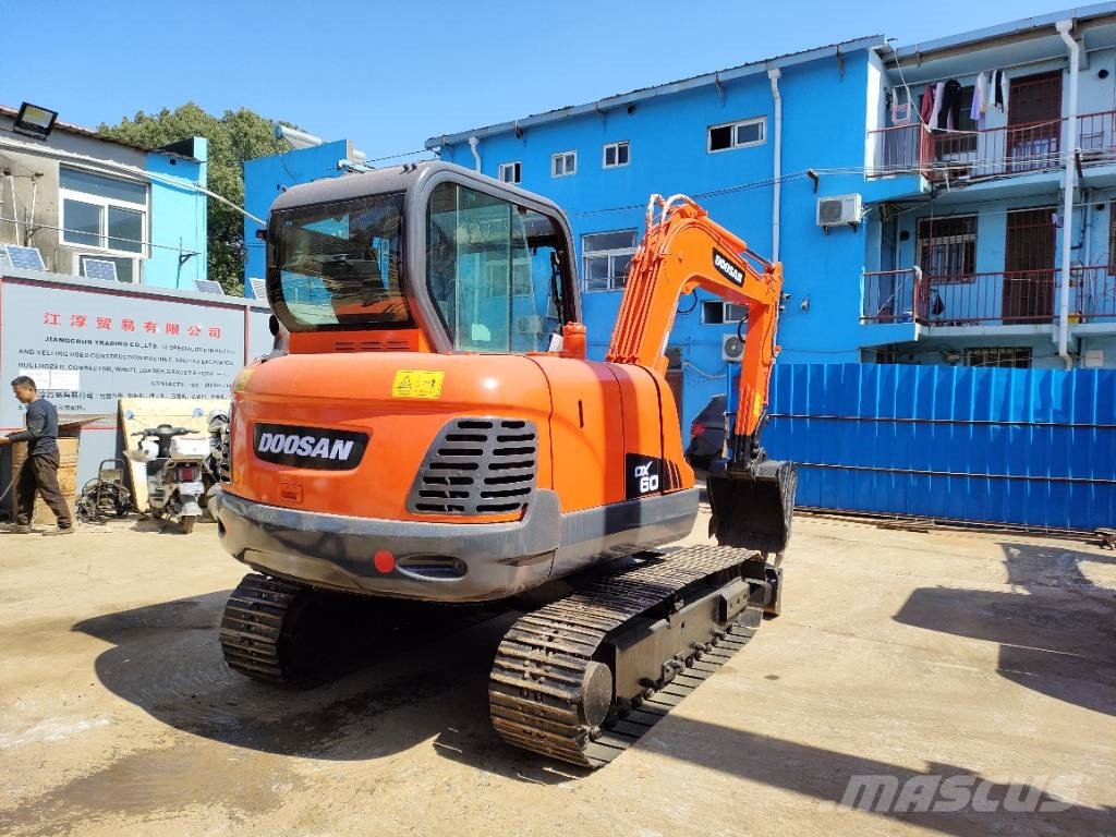 Doosan DX 60 Εκσκαφείς με ερπύστριες