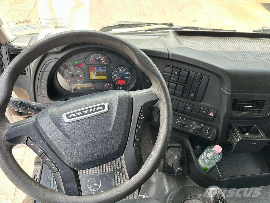 Astra HD 500 شاحنات بغطاء جانبي