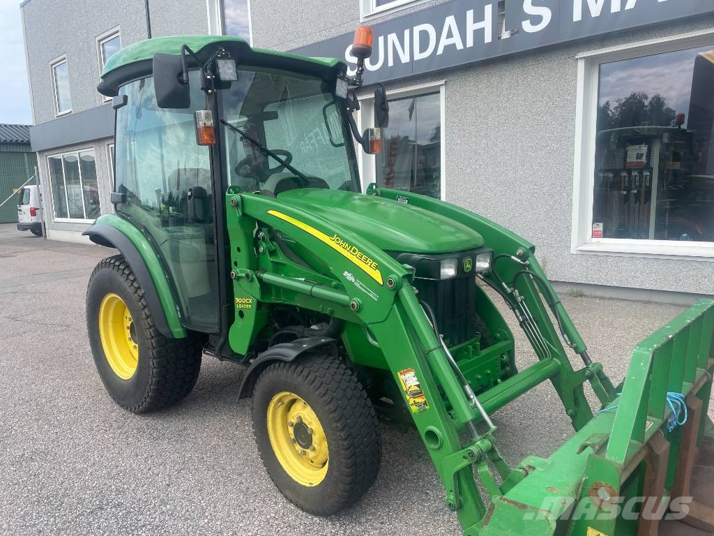 John Deere 3520 جرارات مدمجة