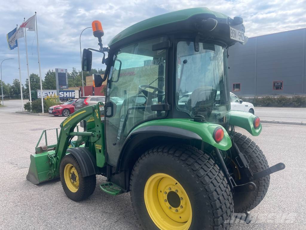 John Deere 3520 جرارات مدمجة