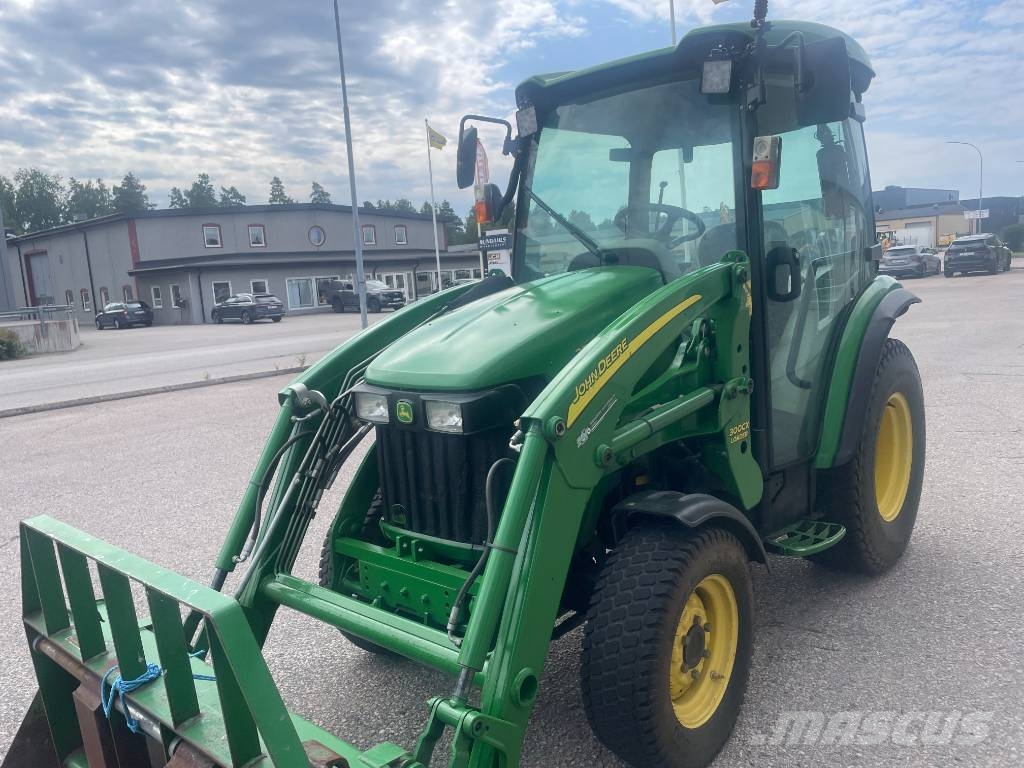 John Deere 3520 جرارات مدمجة