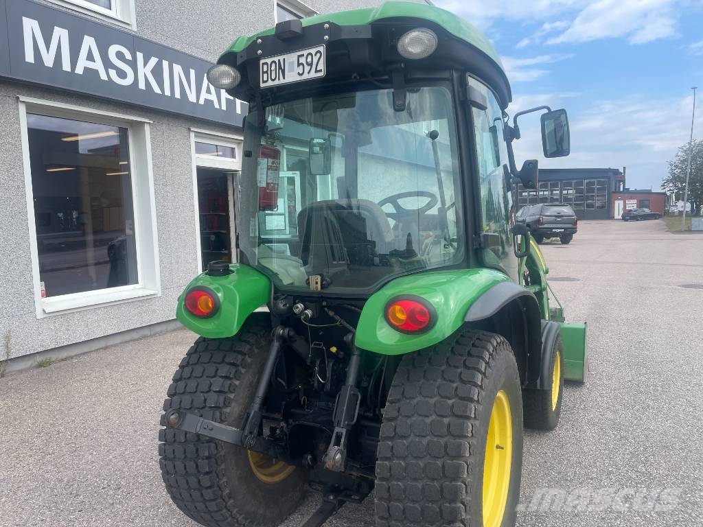 John Deere 3520 جرارات مدمجة