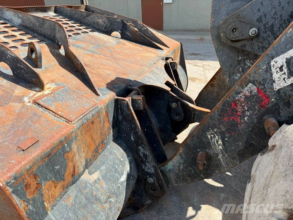 Doosan DL 200-5 Naudoti ratiniai krautuvai