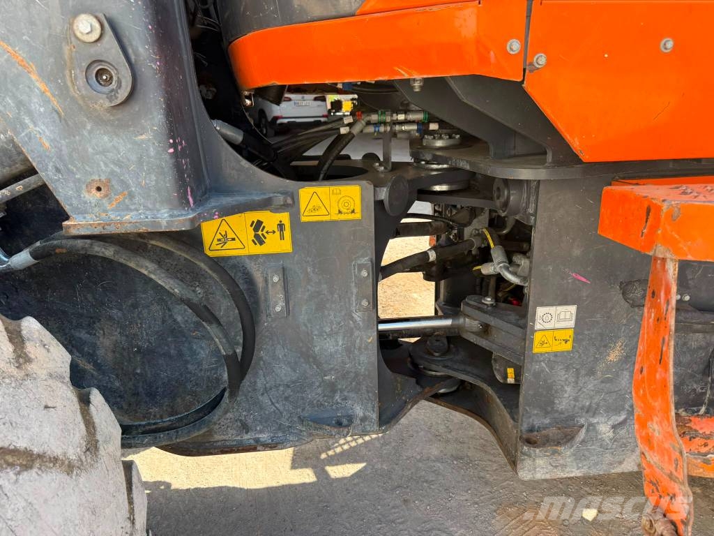 Doosan DL 200-5 Naudoti ratiniai krautuvai
