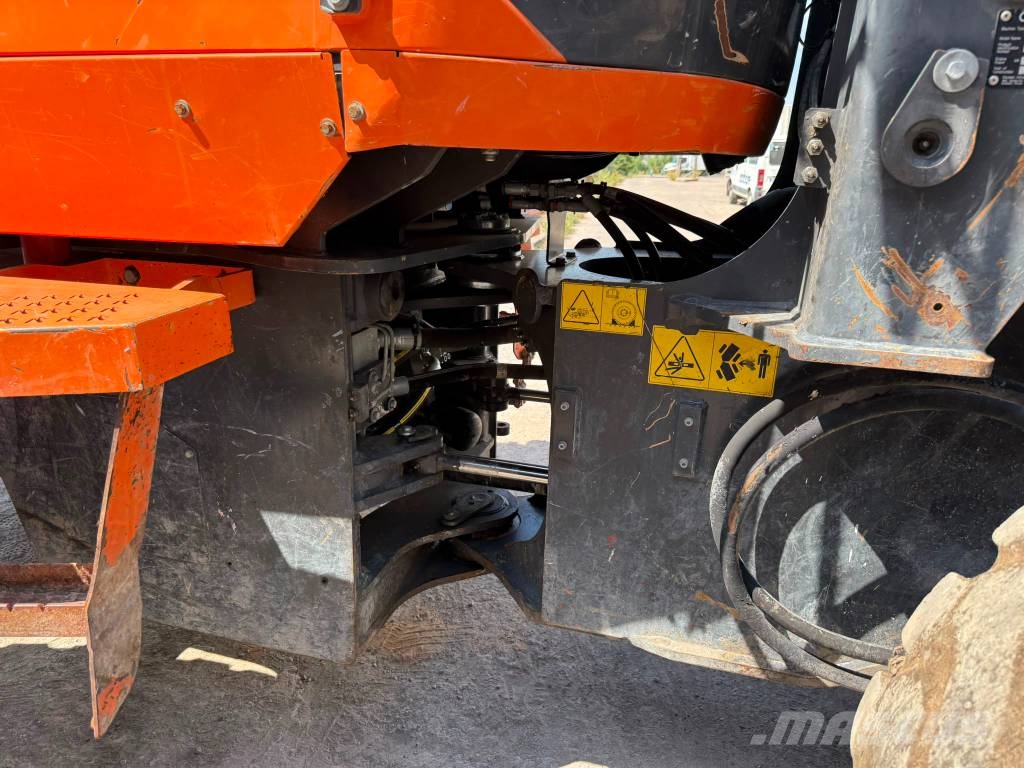 Doosan DL 200-5 Naudoti ratiniai krautuvai