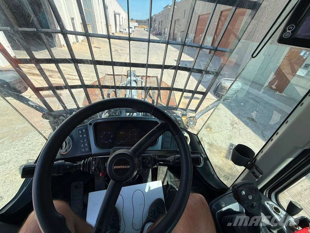 Doosan DL 200-5 Naudoti ratiniai krautuvai