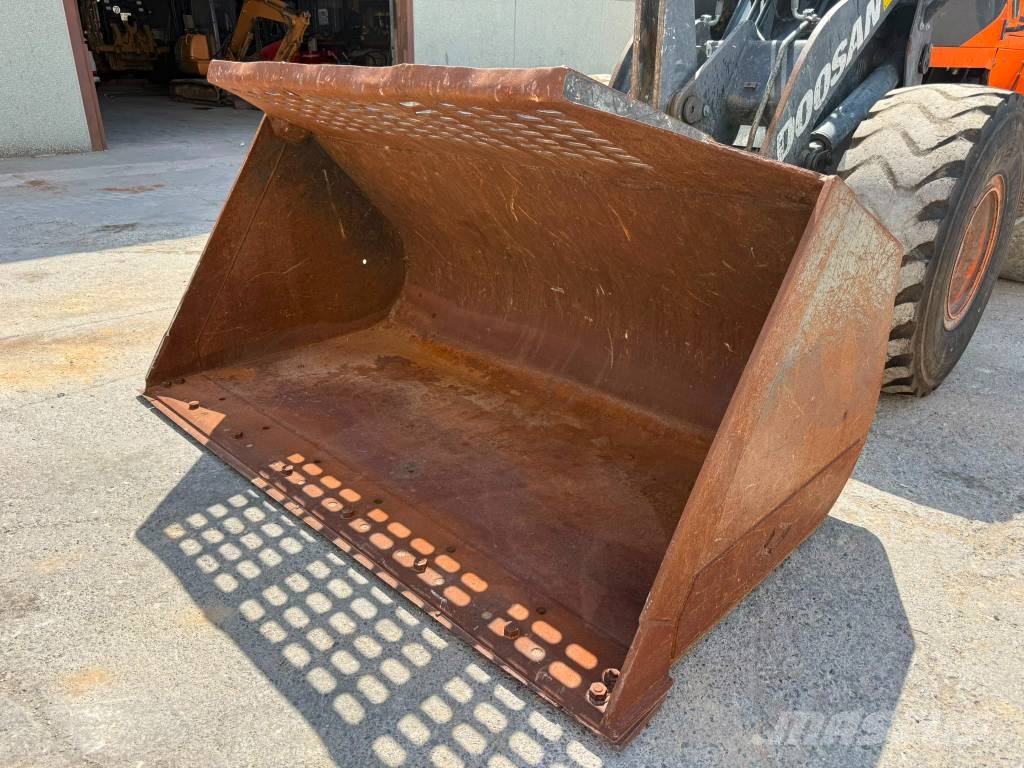 Doosan DL 200-5 Naudoti ratiniai krautuvai