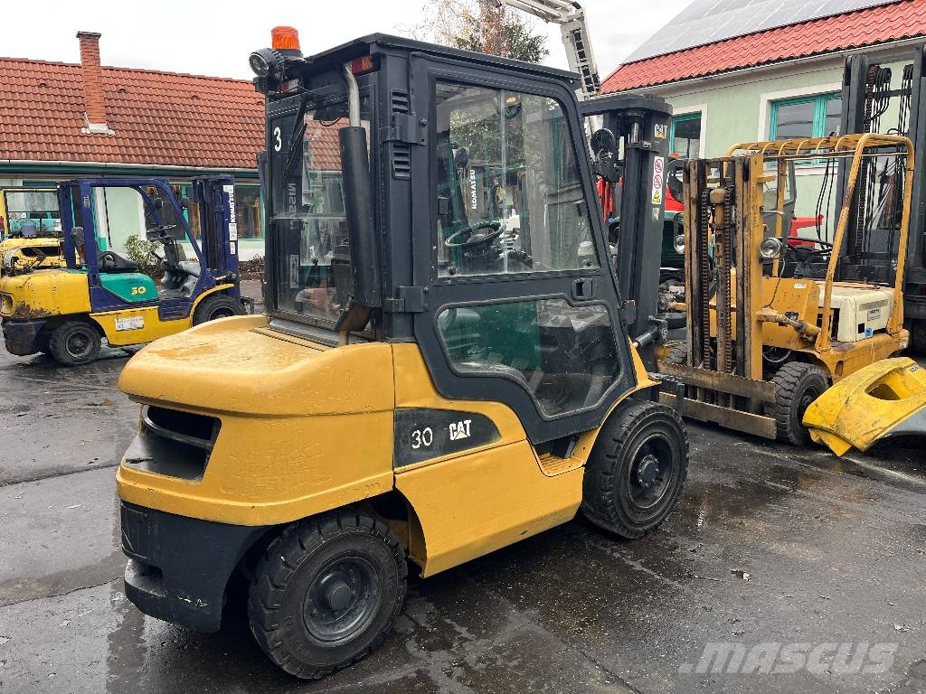 CAT DP30NT V-4245 IO Camiones diesel