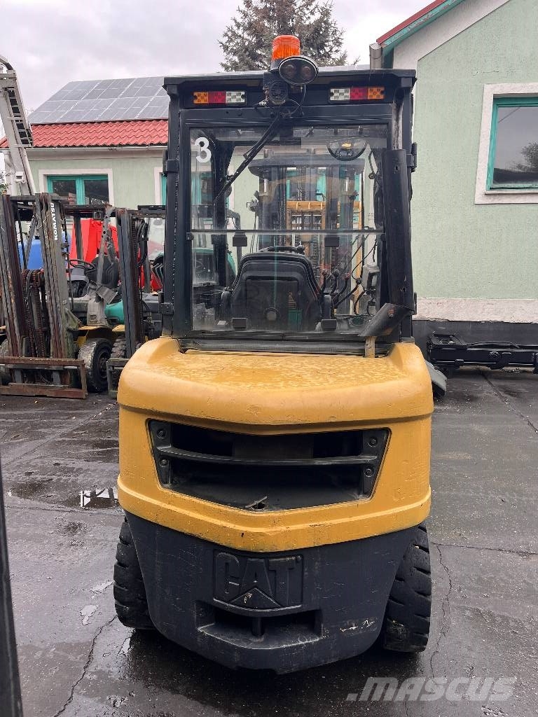 CAT DP30NT V-4245 IO Camiones diesel