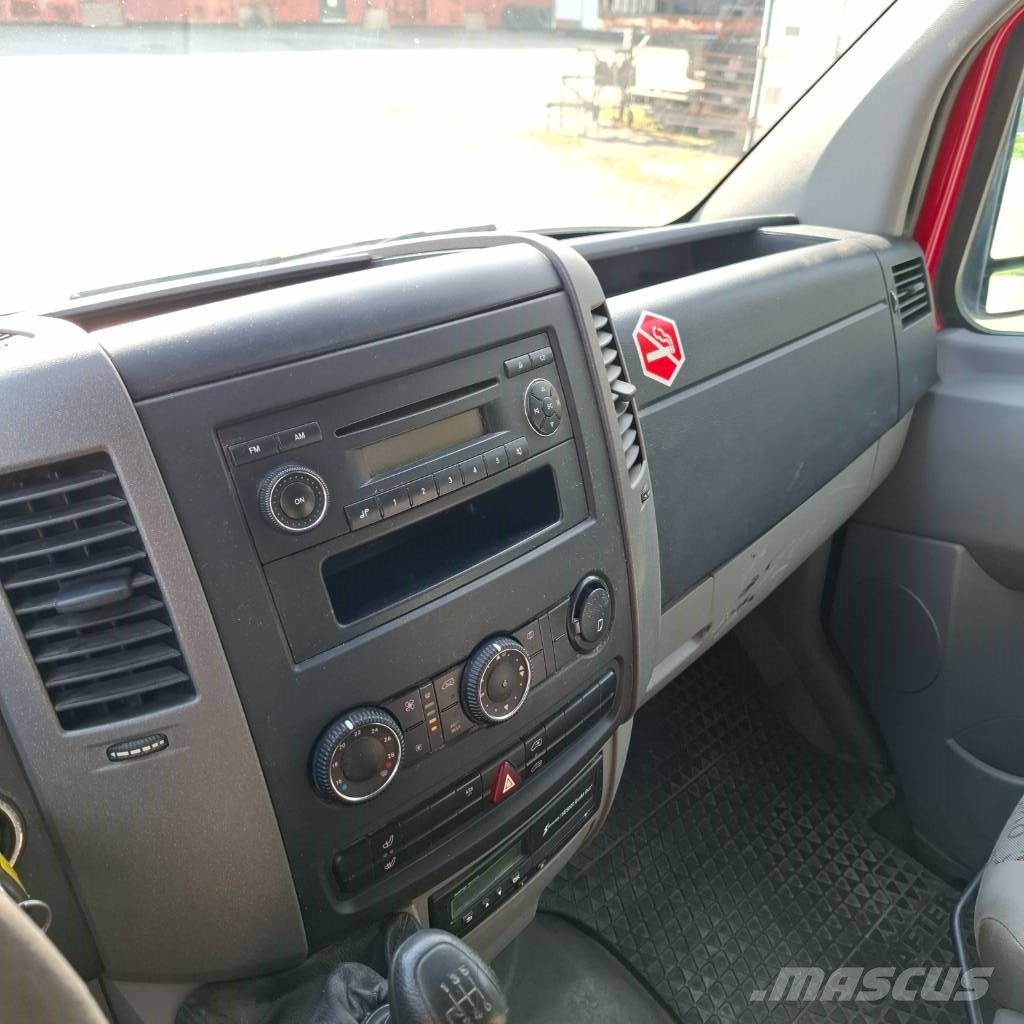 Volkswagen Crafter شاحنات ذات هيكل صندوقي
