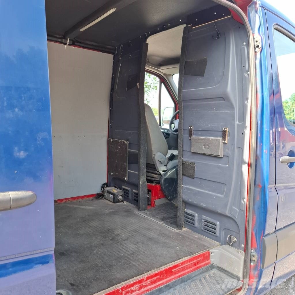 Volkswagen Crafter شاحنات ذات هيكل صندوقي