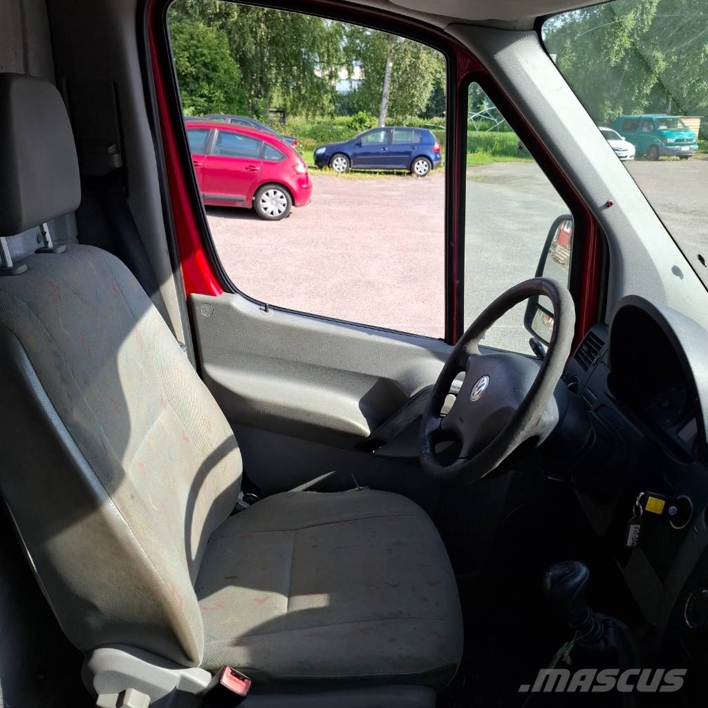 Volkswagen Crafter شاحنات ذات هيكل صندوقي
