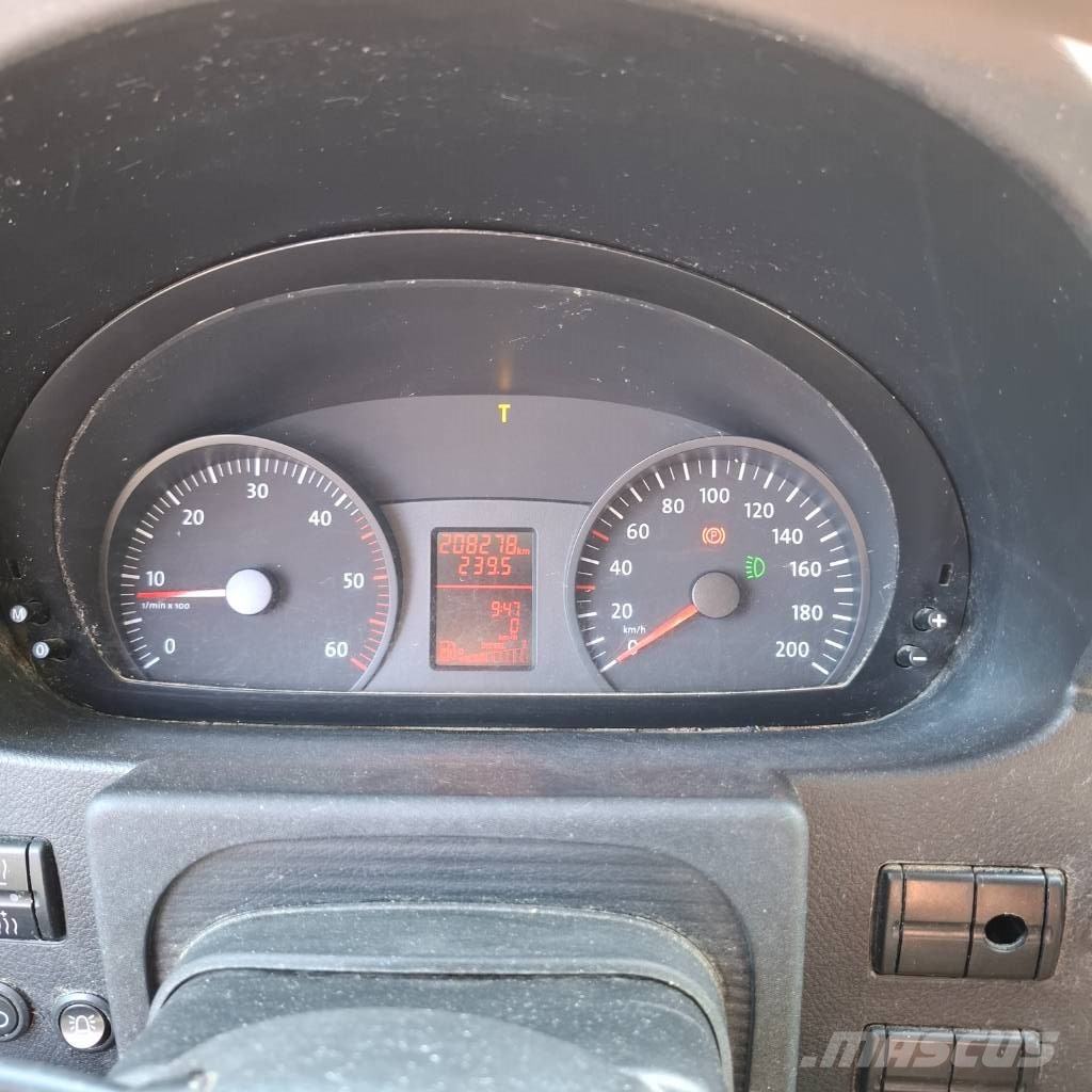 Volkswagen Crafter شاحنات ذات هيكل صندوقي