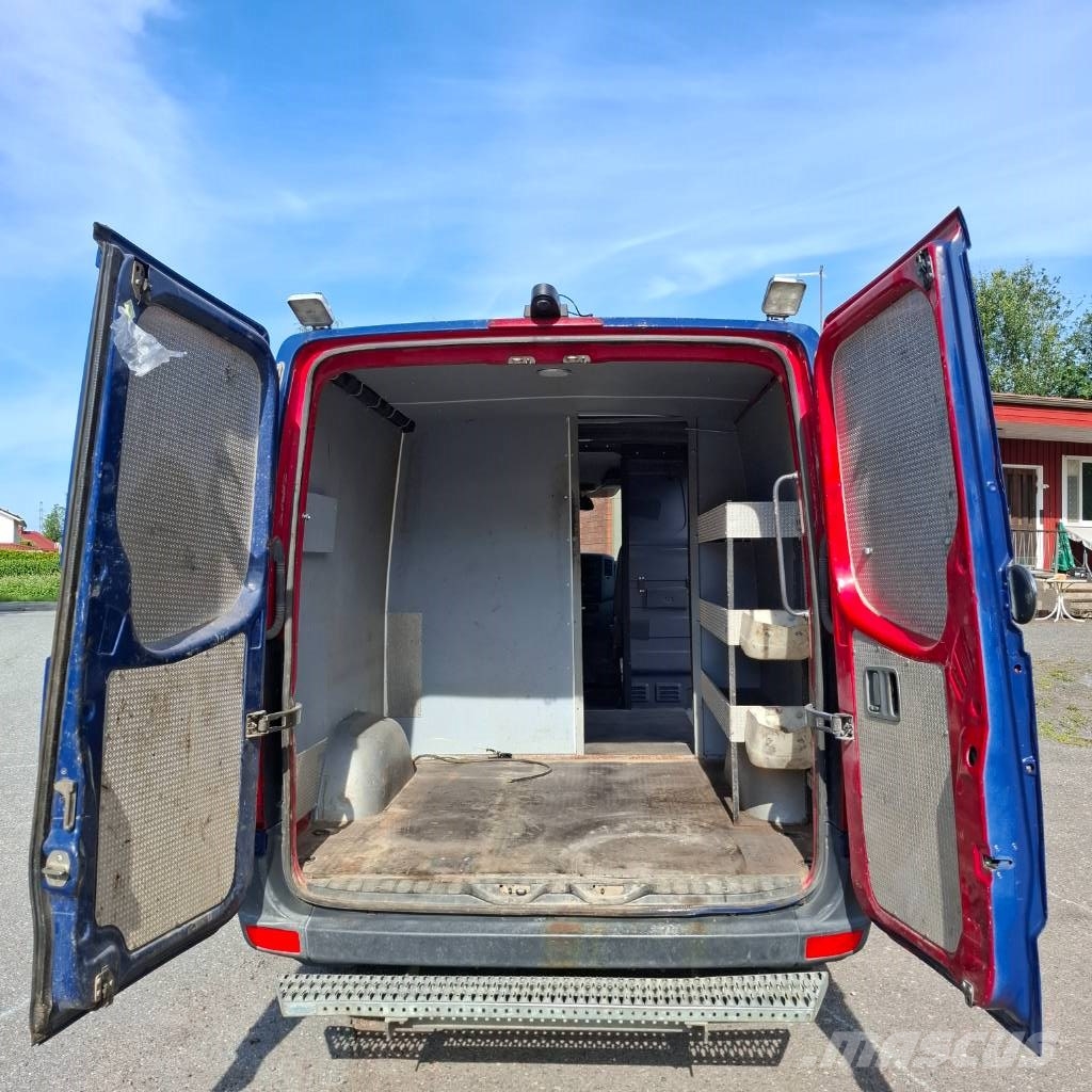 Volkswagen Crafter شاحنات ذات هيكل صندوقي