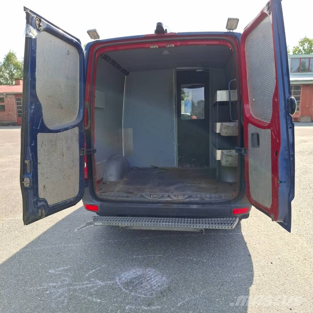 Volkswagen Crafter شاحنات ذات هيكل صندوقي