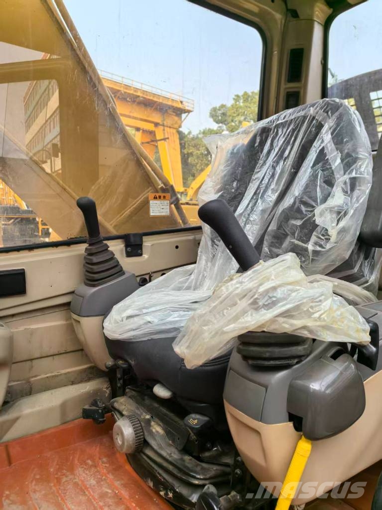 CAT 320BL 履带挖掘机