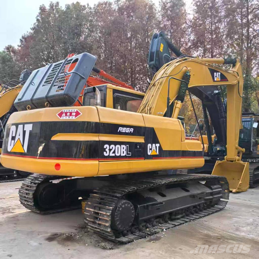 CAT 320BL 履带挖掘机