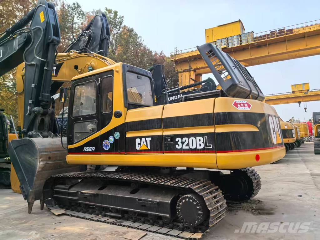 CAT 320BL 履带挖掘机