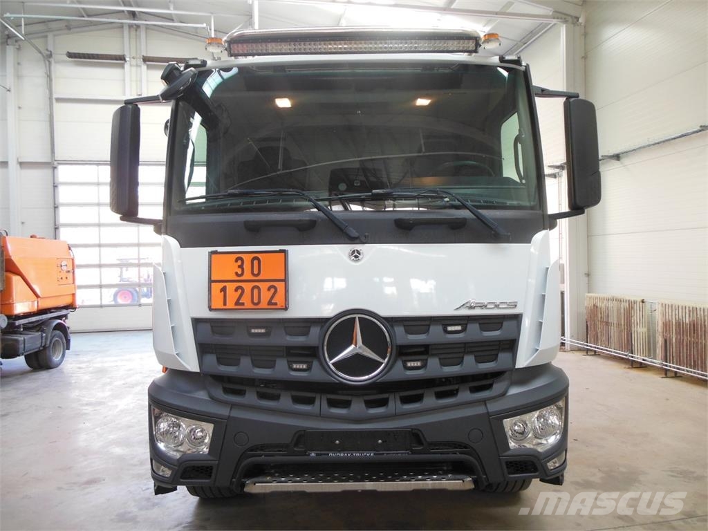 Mercedes-Benz Mercedes Benz 1832 Arocs, ADR, Cisterna pro přepra 탱커 트럭