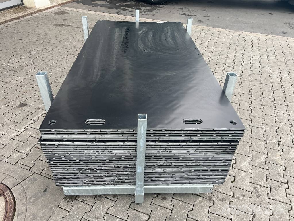 Fahrbahnplatten / Fahrplatten inkl. Gestell / NEU Andere Zubehörteile