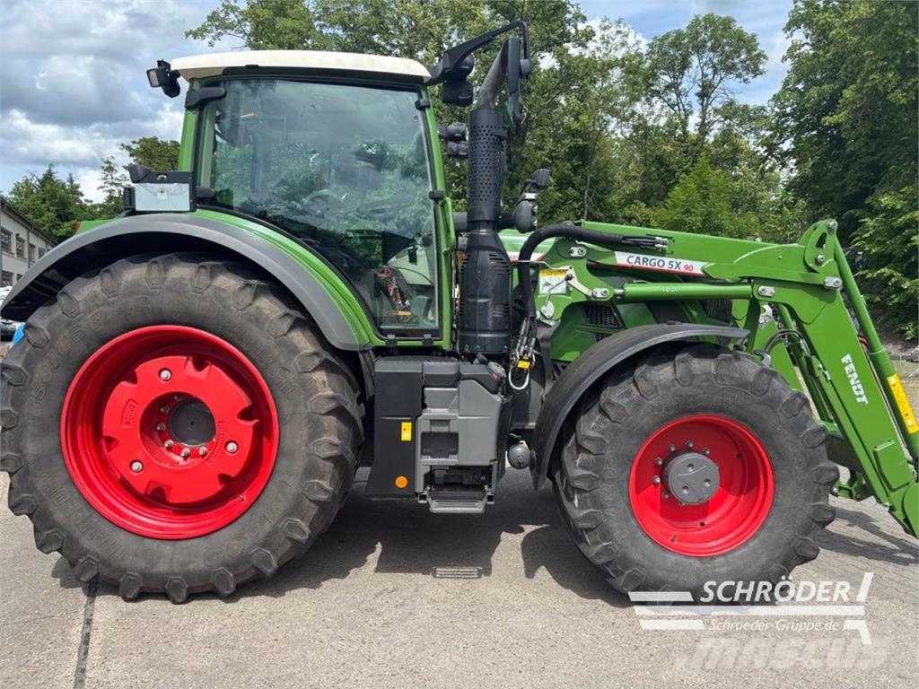 Fendt 724 GEN6 POWER PLUS + CARGO 5X/90 Traktorit