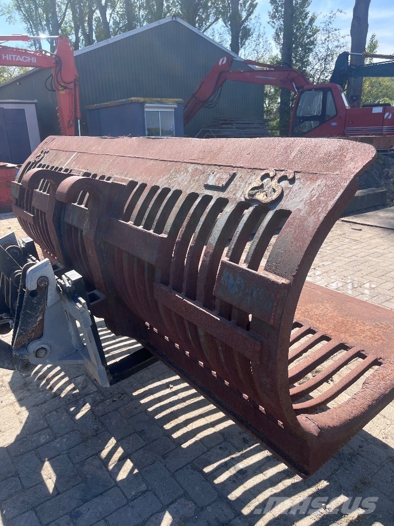 Eurosteel puinriek 2600mm Sw2000 Godets cribleurs
