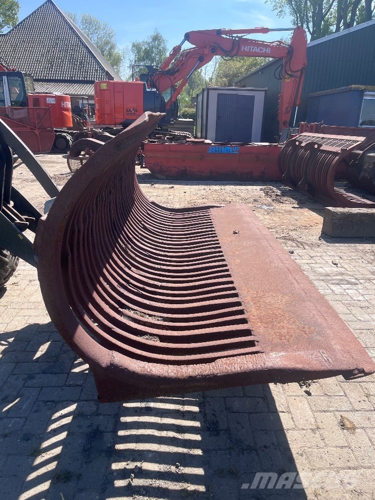 Eurosteel puinriek 2600mm Sw2000 Godets cribleurs
