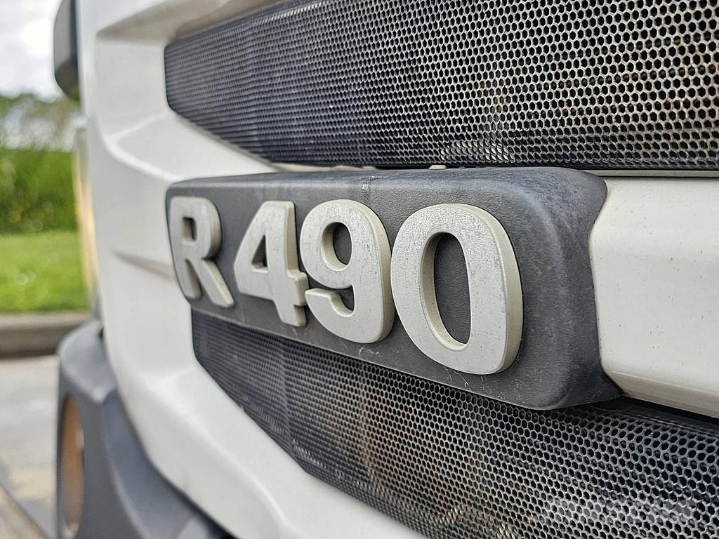 Scania R490 HMF 6020 Camiones de cama baja