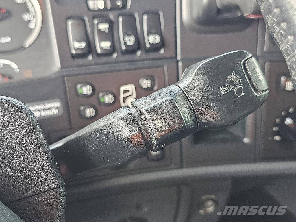 Scania R490 HMF 6020 Camiones de cama baja