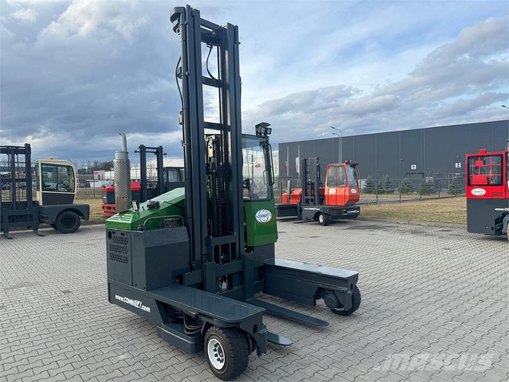 Combilift C4000 // 2015 year // Triplex 8400 mm  // Only  72 Nelitietrukit