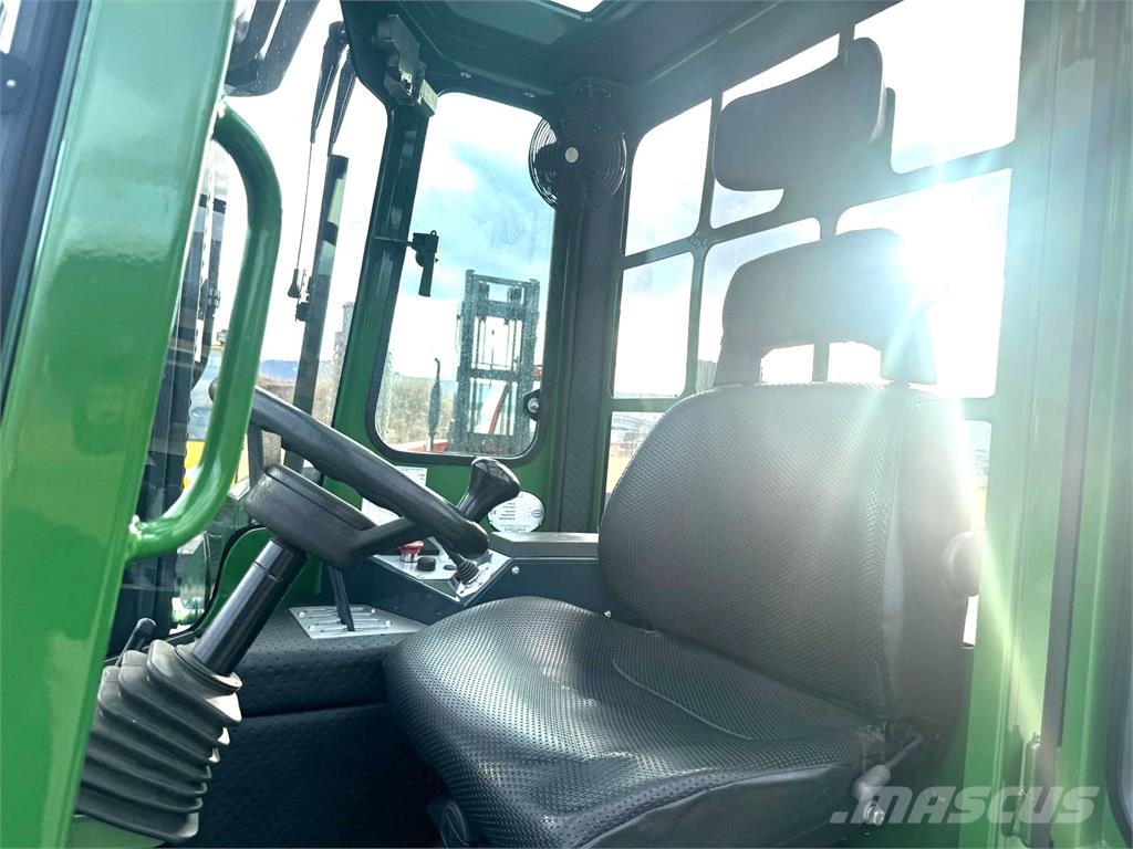 Combilift C4000 // 2015 year // Triplex 8400 mm  // Only  72 Nelitietrukit