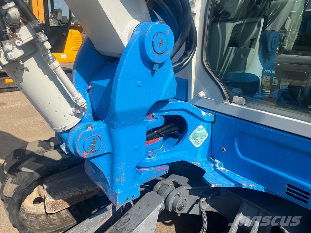 Takeuchi TB 260 . Minigraafmachines < 7t