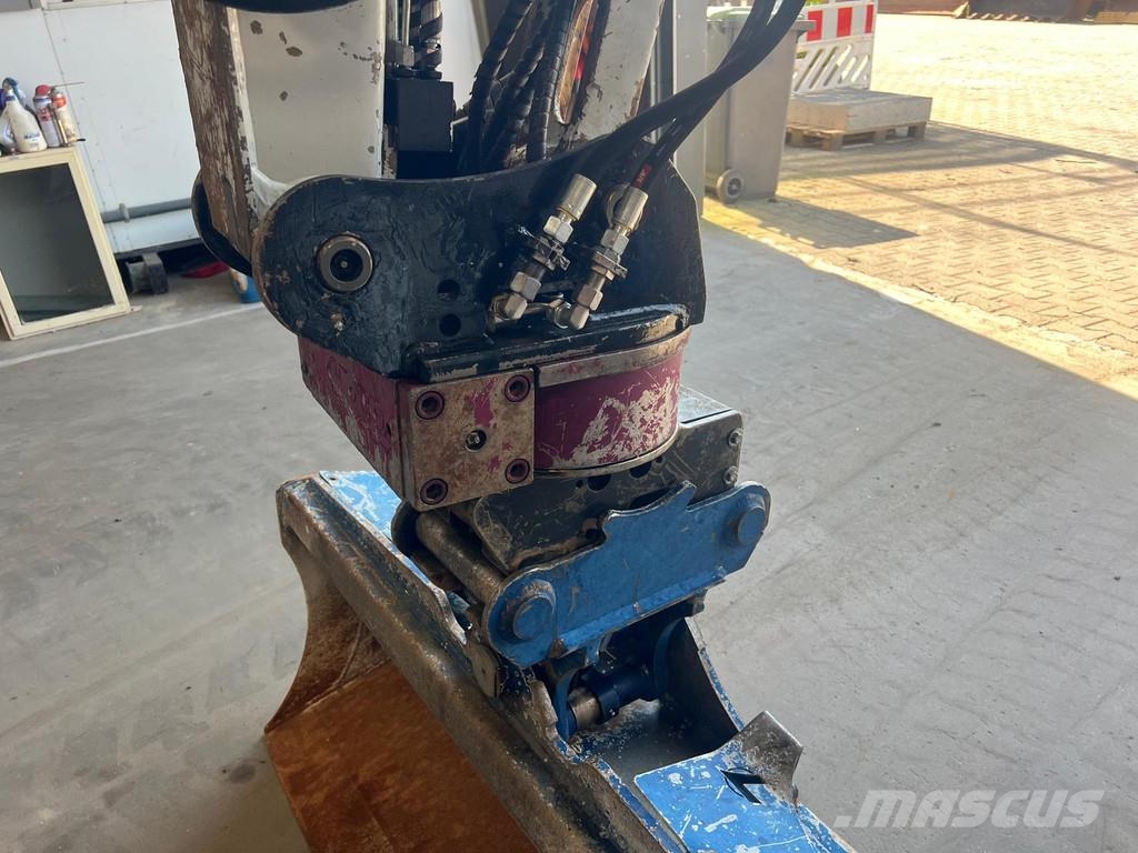 Takeuchi TB 260 . Minigraafmachines < 7t